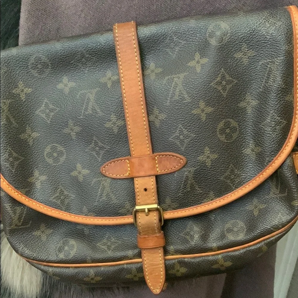 Louis Vuitton Suamur 35 Brown Double Crossbody Bag with Flap Closure - Picture 2 of 14